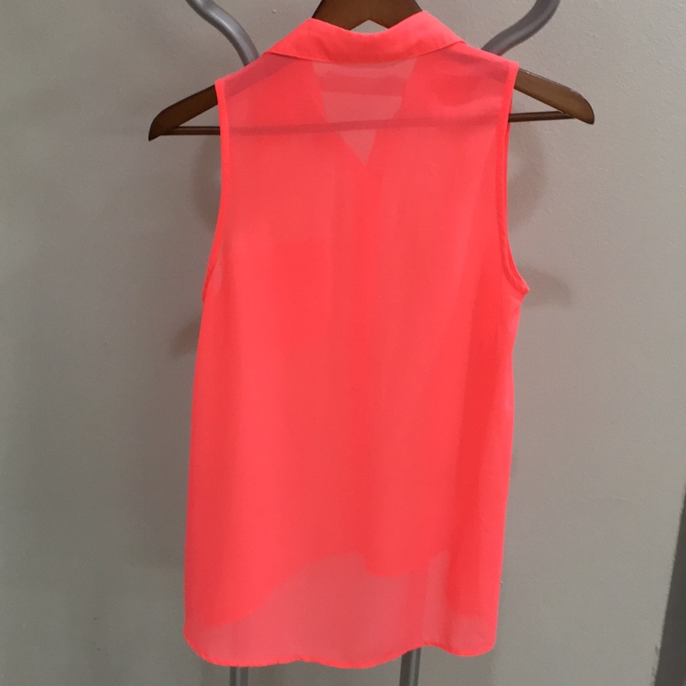 blouse - Picture 2 of 3